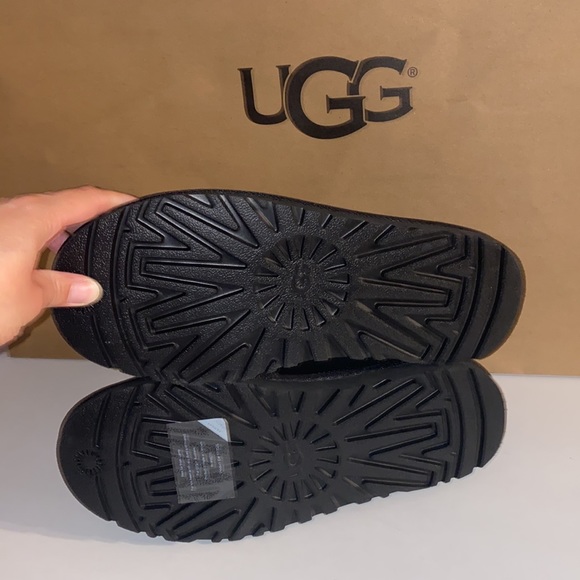 - MEN UGG NEUMAN BLACK SLIP ON SLIPPERS #7 - Picture 10 of 10